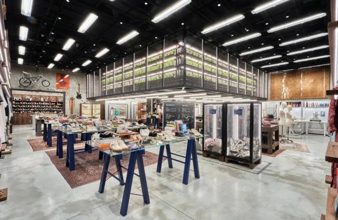 下“小脏鞋”9个月营收超42亿元200亿抄底奢侈品牌！中国资本买(图2)